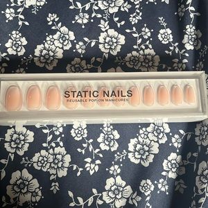 NWT - Static Nails in Mademoiselle